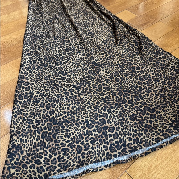 Satin Leopard Midi Dress - GAP - Picture 8 of 10